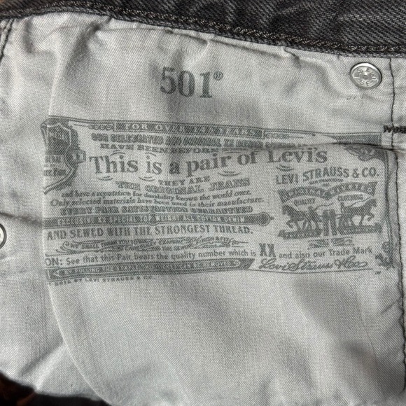 Levi's 501 Original Button Fly Jeans Black Wash W27 L32 (31) Raw Hem - Picture 4 of 13